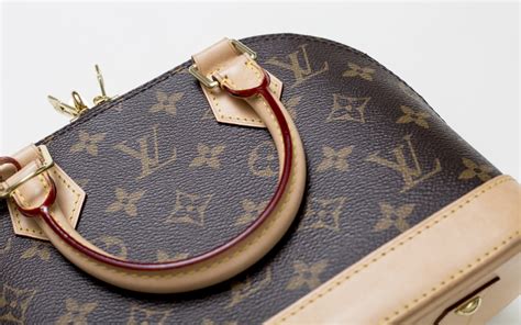 tracolla vacchetta louis vuitton|louis vuitton vachetta leather.